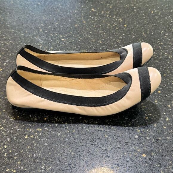 Stuart Weitzman GIVEABLE Ballet Flats. Size 8N. - Picture 7 of 15